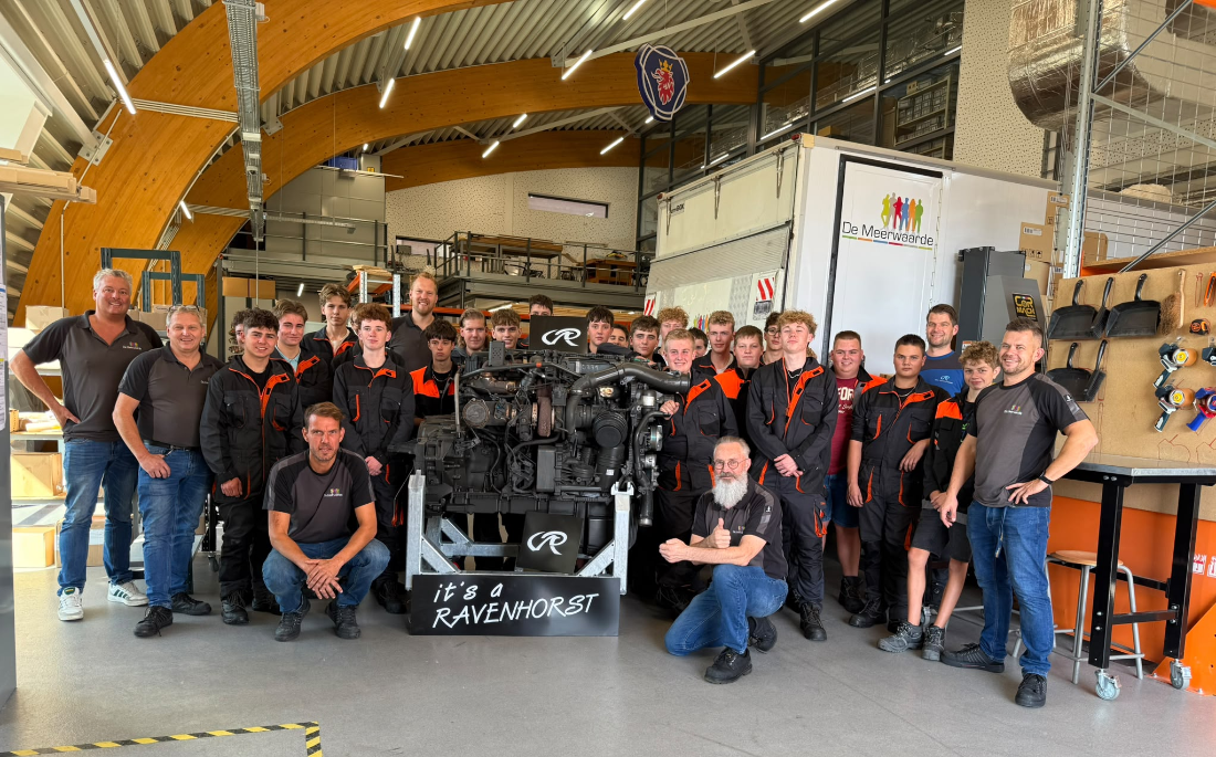 Een vrachtwagenmotor in de klas: zo brengen we de praktijk dichterbij
